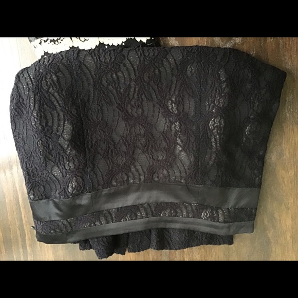 Lace Pencil Skirt - Picture 3 of 6